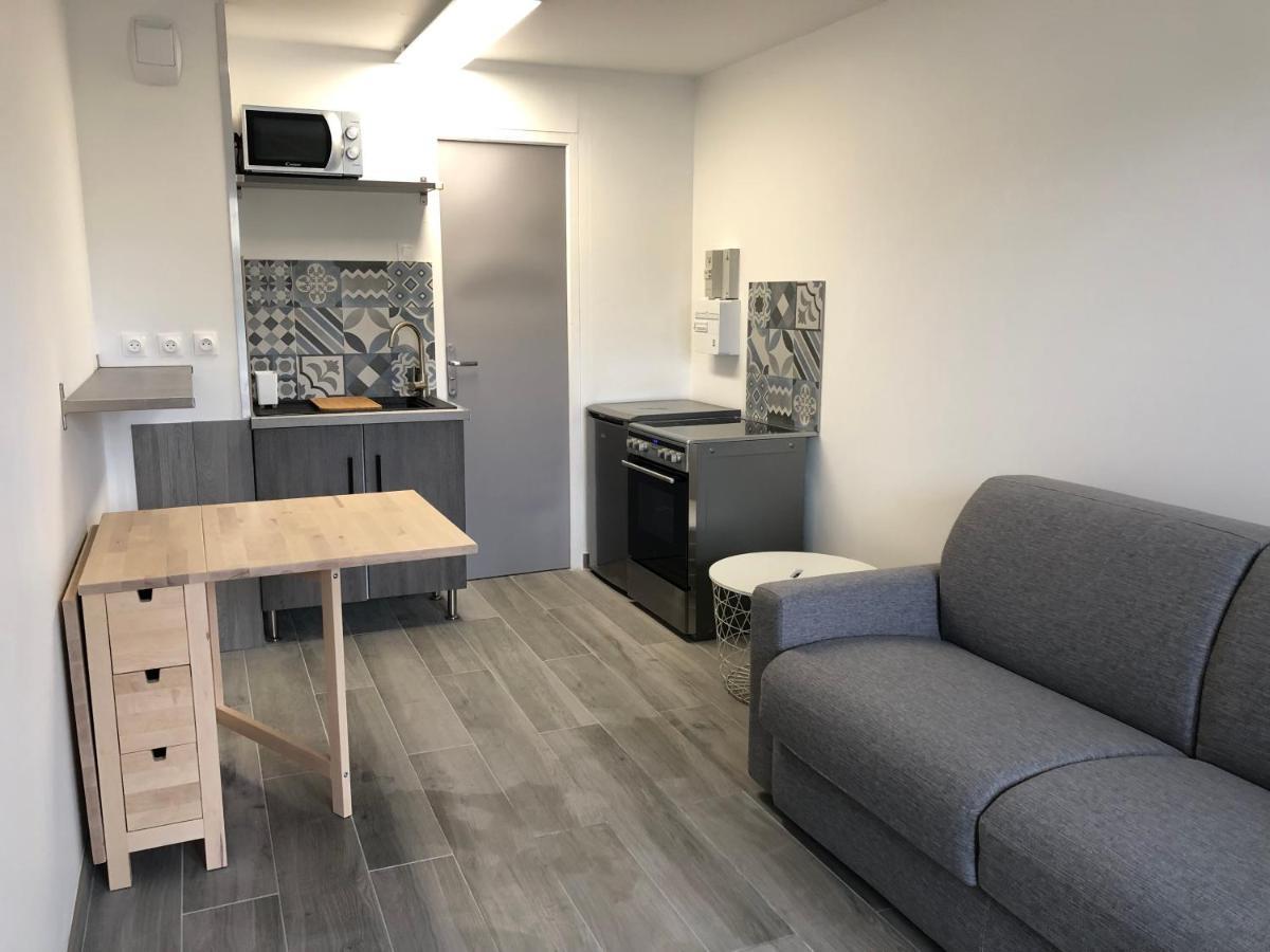 Appartement à 50 M De La Avec Parking Privatif *